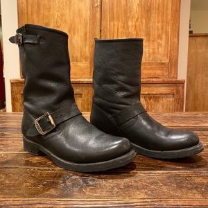 Frye Veronica Black Short Boots